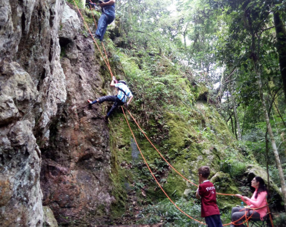 Paredão de escalada e rapel