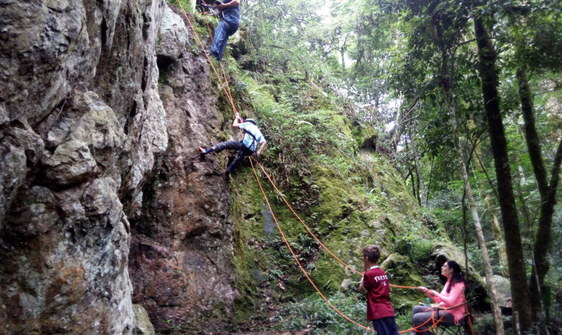 Paredão de escalada e rapel